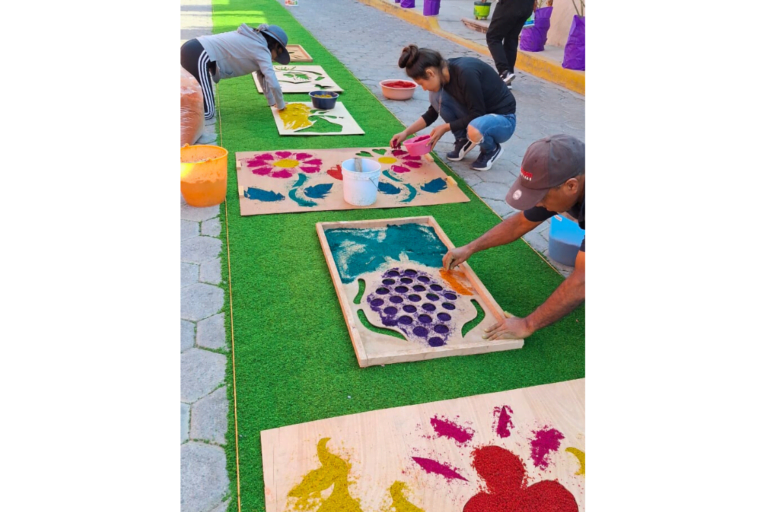 For Holy Week, the La Compañía community creates colorful carpets of sawdust in the streets. On Good Friday, a religious procession walks the carpetas.